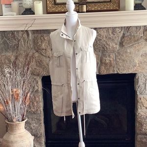 MAX jeans  beige vest.  Linen& rayon.  Machine washable  Size XS